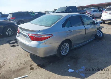2015 Toyota Camry Le z USA, uszkodzony, nr VIN 4T4BF1FK6FR514542